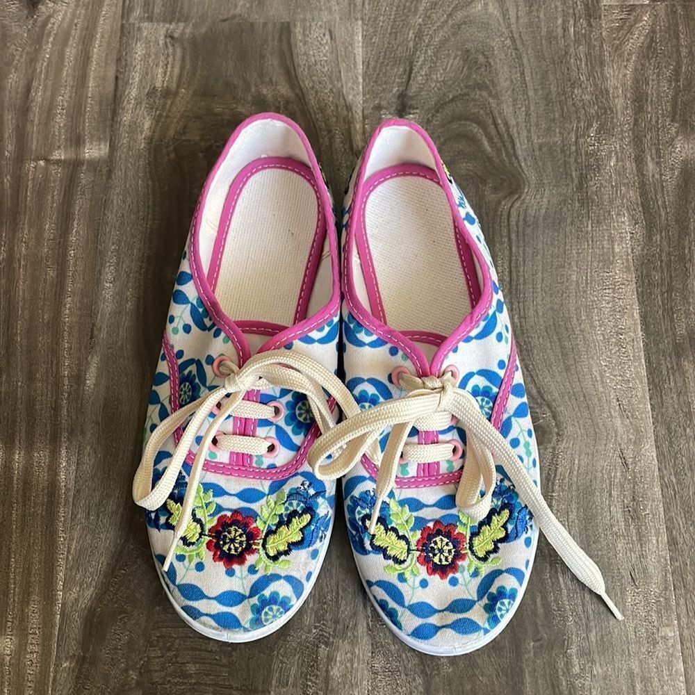 Designer Tennis Shoes - Picture 2 of 9